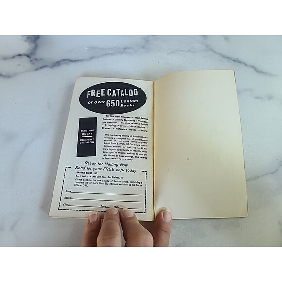 Guinness Book Of Olympic Records By Norris And Ross McWhirter Paperback - Picture 8 of 10